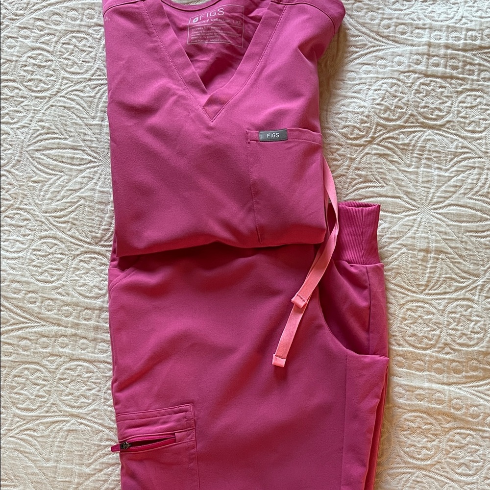 Figs Bright Pink Scrub Ensemble